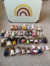 Sylvanian Families figures bundle - 40 pieces