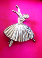Pretty vintage 925 silver ballerina brooch, Birmingham c 1950. D H Phillips
