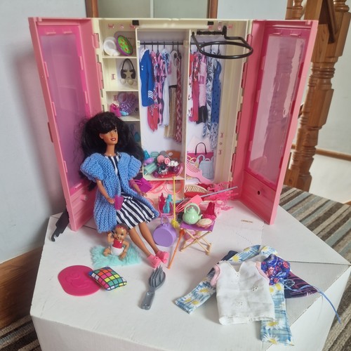 Barbie esmerelda wardrobe - barbie,