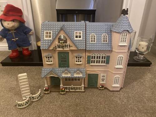 Sylvanian families deluxe - families,