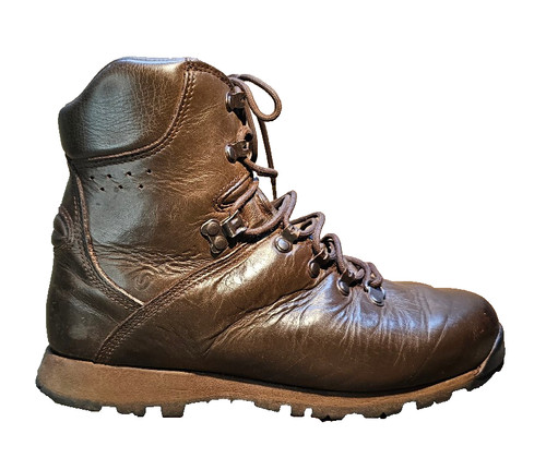 Lightweight hiking boots