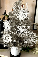 Vtg SET of 6 Starched White CROCHET Handmade Snowflake Star XMAS ORNAMENTS Lots