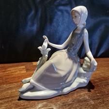 Lladro Sheperdess With Dove