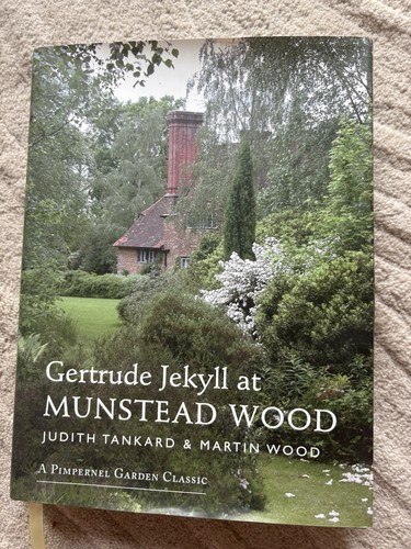 Gertrude jekyll munstead - gertrude,