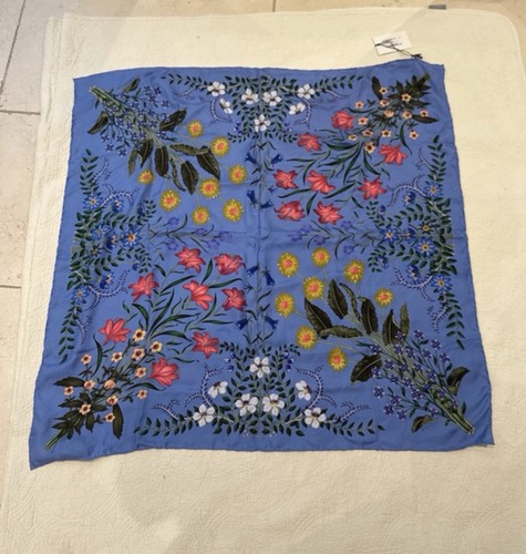 Gucci new with tags - , silk