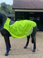 Mark Todd hi vis ride on rug