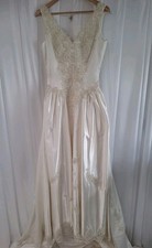 Vintage Unbranded 1990s Romantic Ivory Beaded Wedding Gown with Train - 10 - Vin