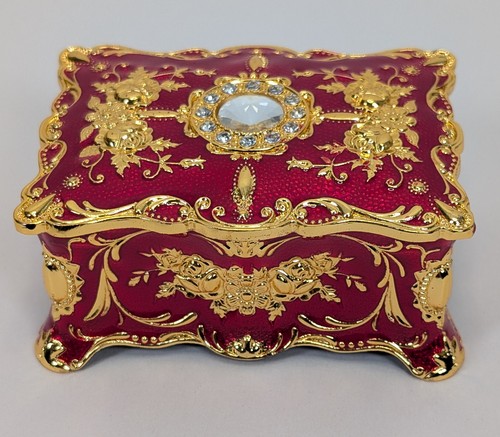 Luxurious ornate red - ornate,