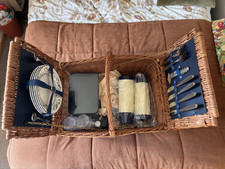 Amberley Vintage Wicker Picnic