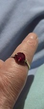 9ct yellow gold - ruby, solitaire