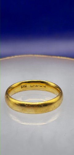 22ct gold band ring - 22ct,