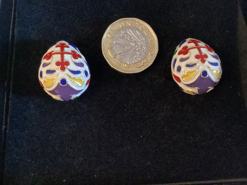 Joan rivers clip earrings - joan, on