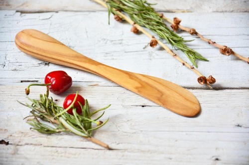 Olive wood spreader knife - spreader,