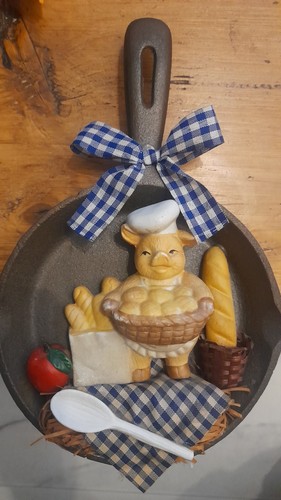 Novelty pig frying pan - pig,