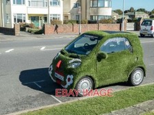 PHOTO  UNUSUAL CAR WEST PARADE