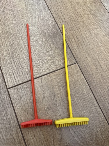 Sindy yard horse brushes 2 - horse,
