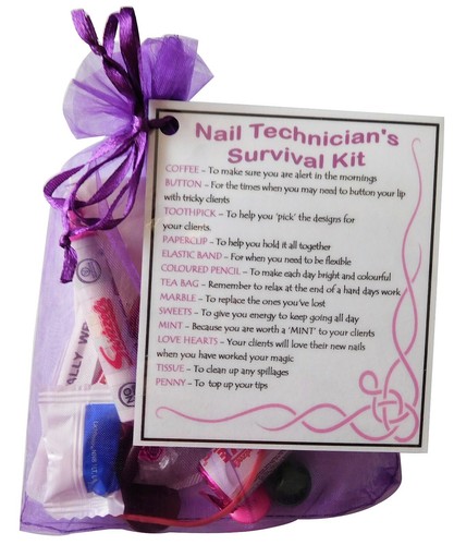 Beauty therapist nail - /,