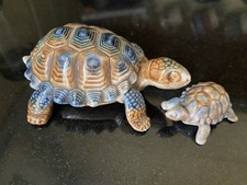 Wade Pottery 'Whimsies' Ceramic Tortoise Trinket Box 10cm with baby