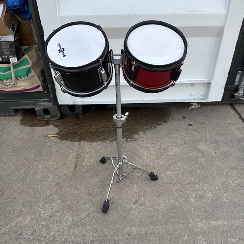 Two toms stand - two, w