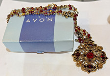 Gorgeous Avon Festoon Maltese