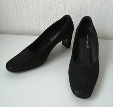 Lisa Kay Black Leather Heels