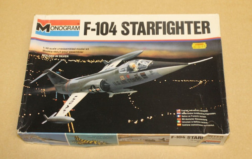 Monogram 104 starfighter - -,