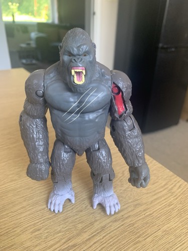 Battle damaged king - damaged, kong