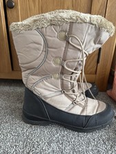 Ladies Fleece Lined Waterproof Snow Boots Size 7