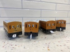 TOMY 4 COACHES Thomas &