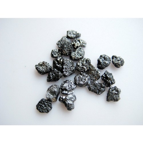 Natural black rough - natural, uncut
