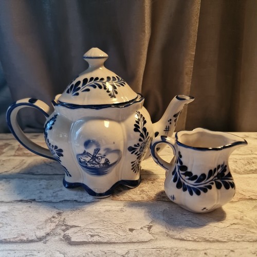 Hand painted delft - hand, blue