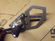 Suzuki GSX400X Impulse import (86-87 -left hand footrest hanger (rare)