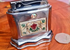 Unique Queenstar TABLE LIGHTER Circa 1950, Knights Heraldic Scene Rare .working