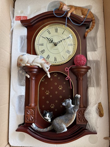 Rare fabulous felines clock - rare,
