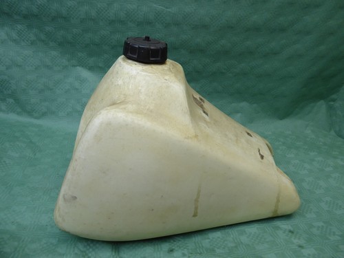 Fuel tank gasoline reservoir - tank,