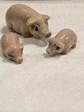 Vintage Wade Whimsie HAPPY FAMILY TRIO PIGS