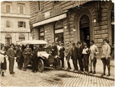 Unusual Rome People German