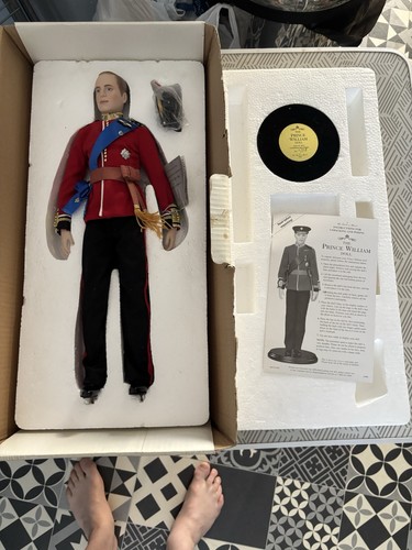 Prince william doll danbury - prince,