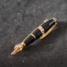 VINTAGE PETITE FOUNTAIN PEN & DIAMANTE CRYSTAL BLACK ENAMEL ON GOLD TONE BROOCH