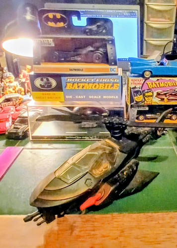Batman batcopter comics - ,