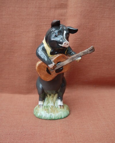 Beswick pig promenade - beswick,