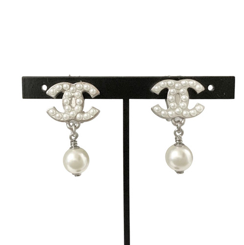 Chanel logos pearl dangle - logos,