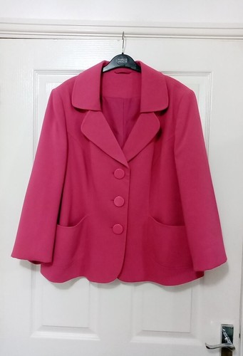 Style ewm pink jacket size - by,