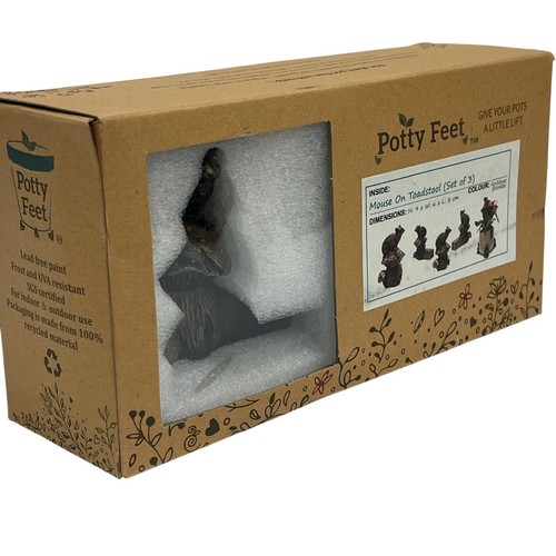 Potty feet mouse toadstool - feet, on