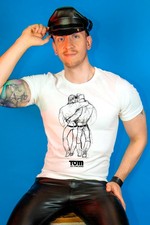TOM OF FINLAND CRACKIN UP -
