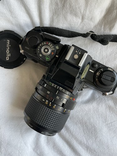 Minolta 700 black 35mm slr - x-700,