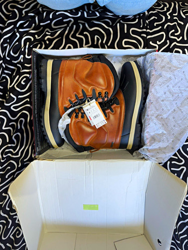 Bnib mens mountain warehouse - mens,