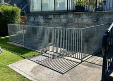 Premier Galvanised Bar Puppy Panels (Used 1m high 5cm gap)