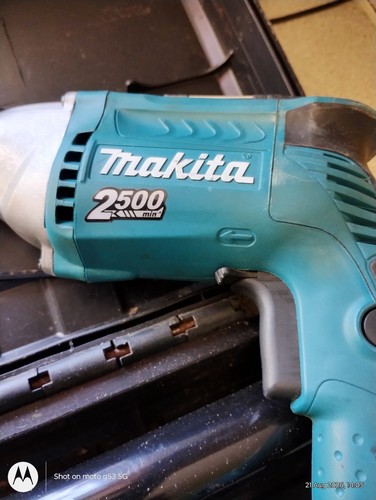 Makita 2500 rpm - rpm, screw