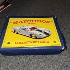 Vintage 1966 Official Lesney Matchbox Collectors Case No. 4 Trays + cars 